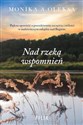 Nad rzeką wspomnień Wielkie Litery